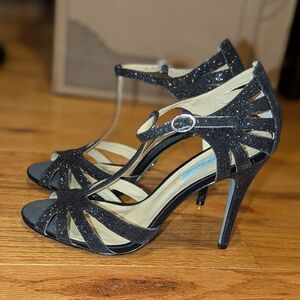 Betsey Johnson Size 8.5 SB-Tee Black Glitter Ankle Strap Open Toe Sandals Heels